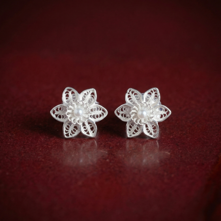 Lumé Bloom Studs
