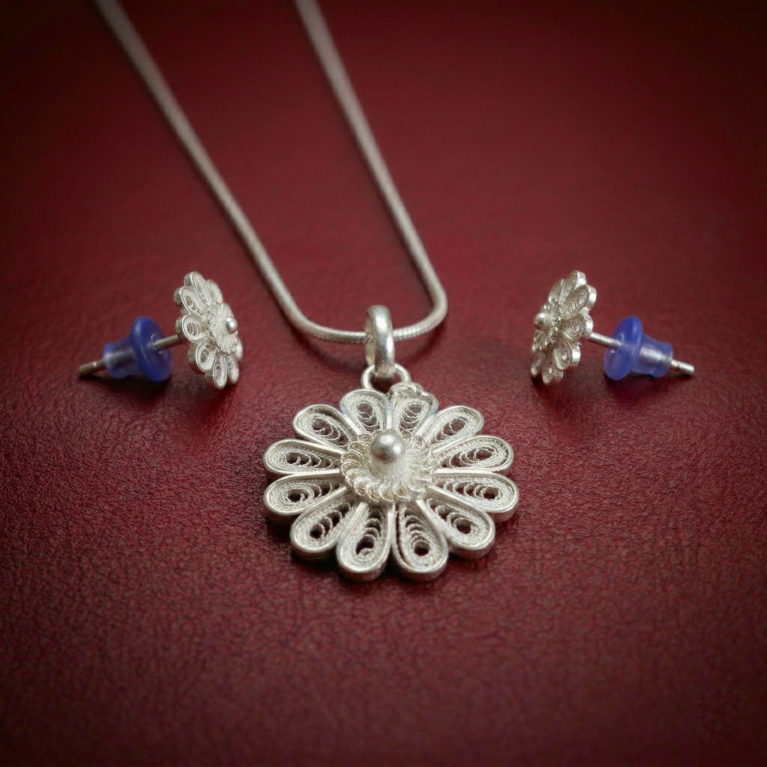 Aurelia Floral Charm set