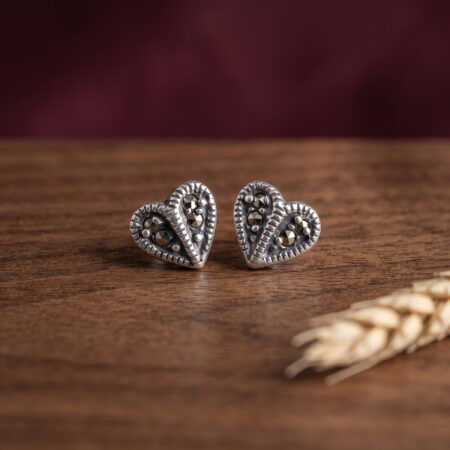 Dilruba Studs