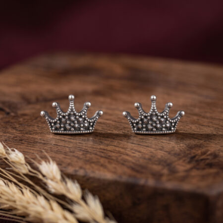 Queen Studs